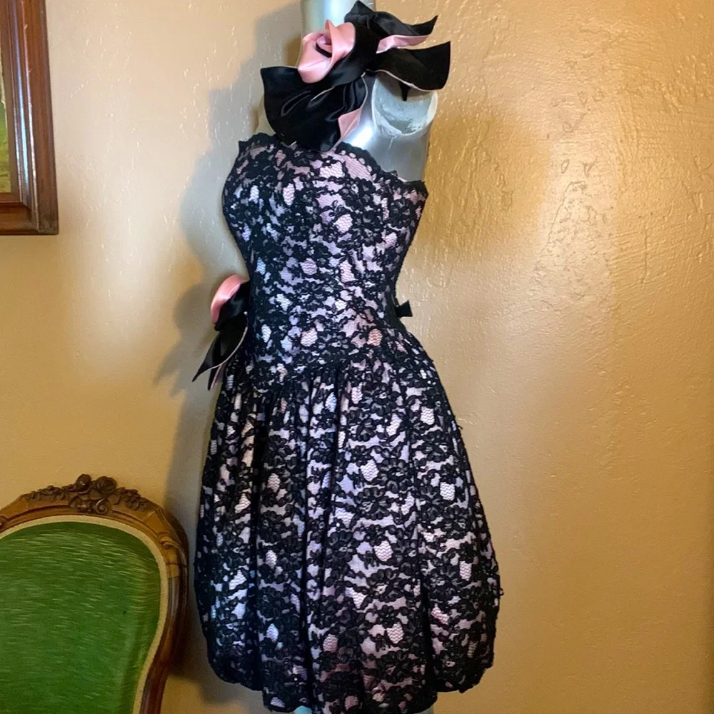Vintage Carole Mignon Boutique Black Lace Mini Dress.  SZ 4 - Picture 3 of 8
